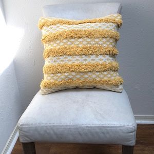 Target “Threshold” textured 18x18 Pillow Set NWT